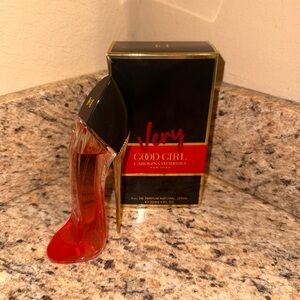 Carolina Herrera Very Good Girl Perfume